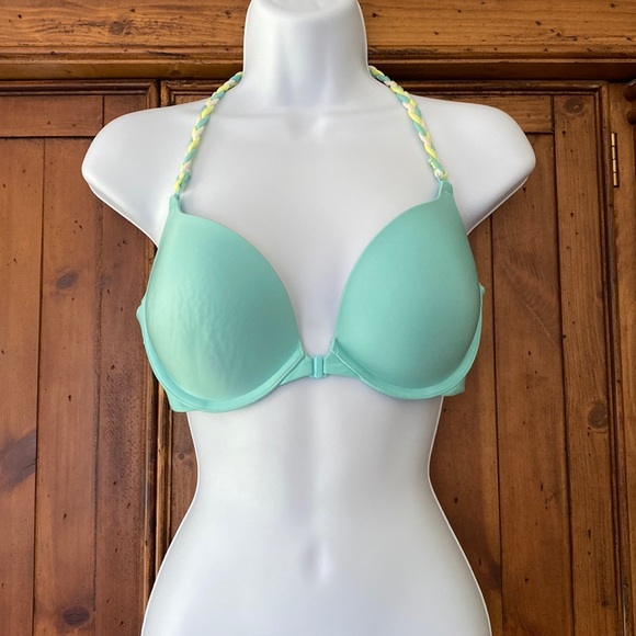 Victoria's Secret Other - Victoria’s Secret cross back bra. Clips in the front 36C